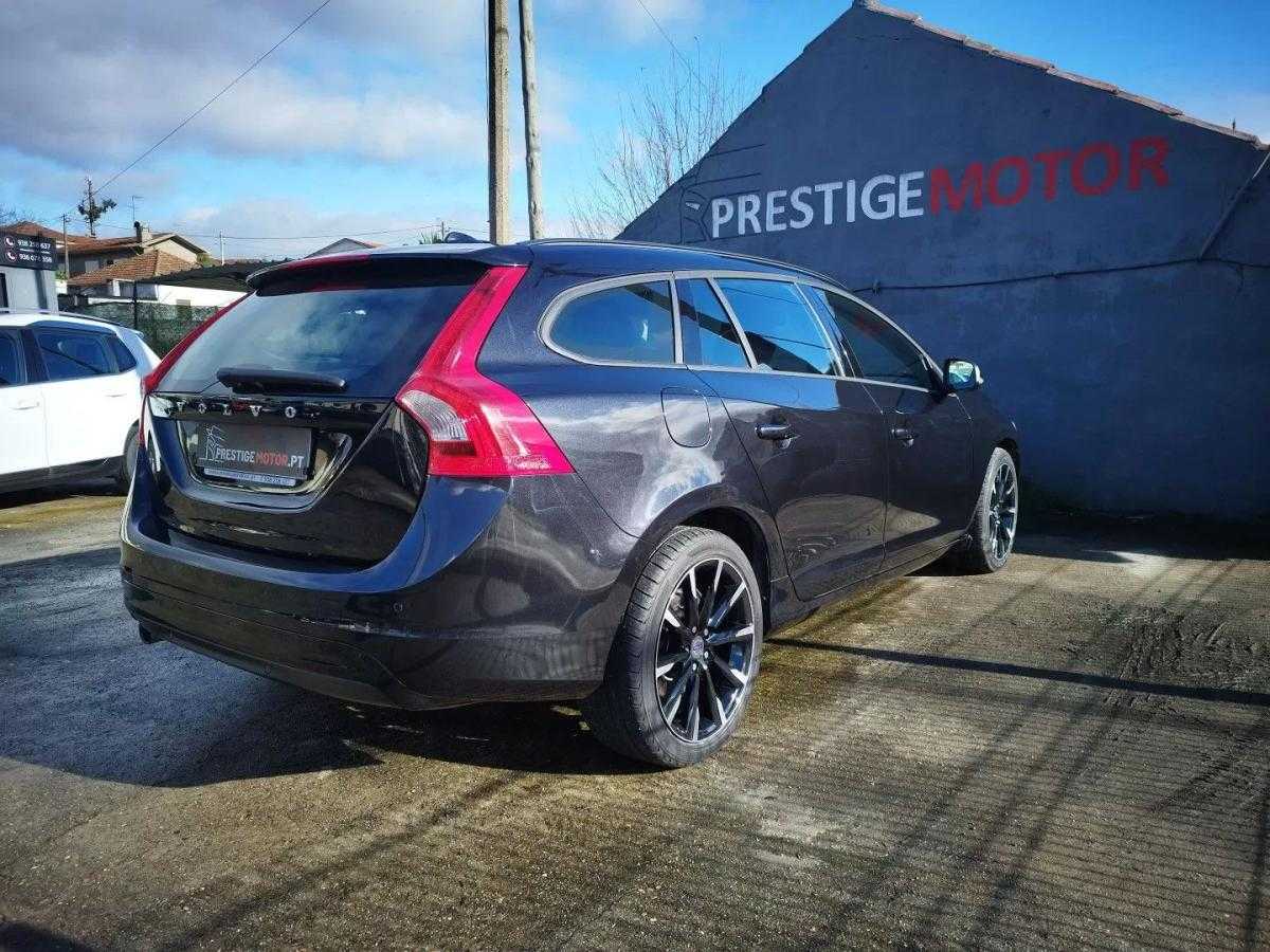 volvo-v60-2014-diesel-1560cc