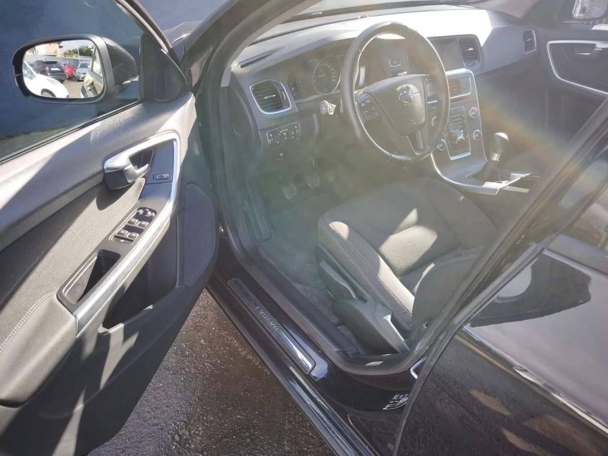volvo-v60-2014-diesel-1560cc