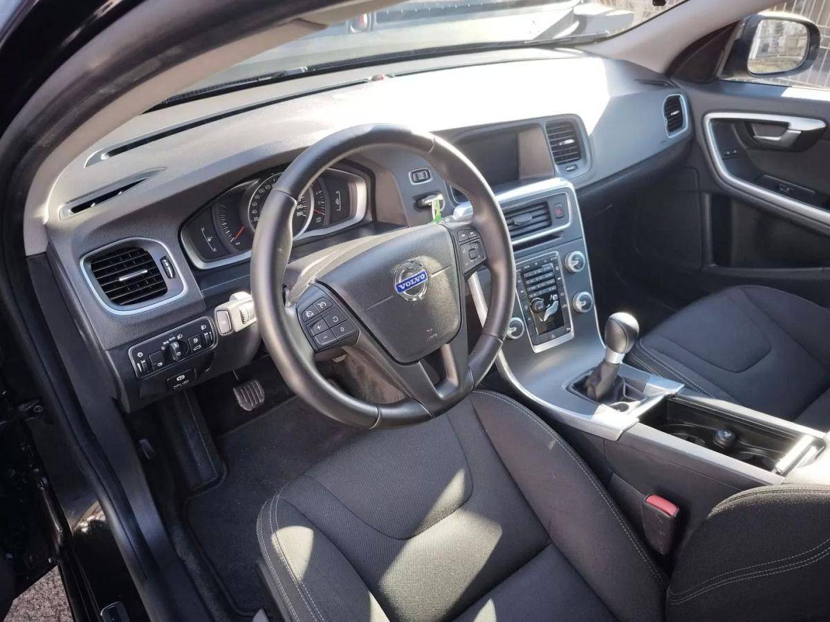 volvo-v60-2014-diesel-1560cc