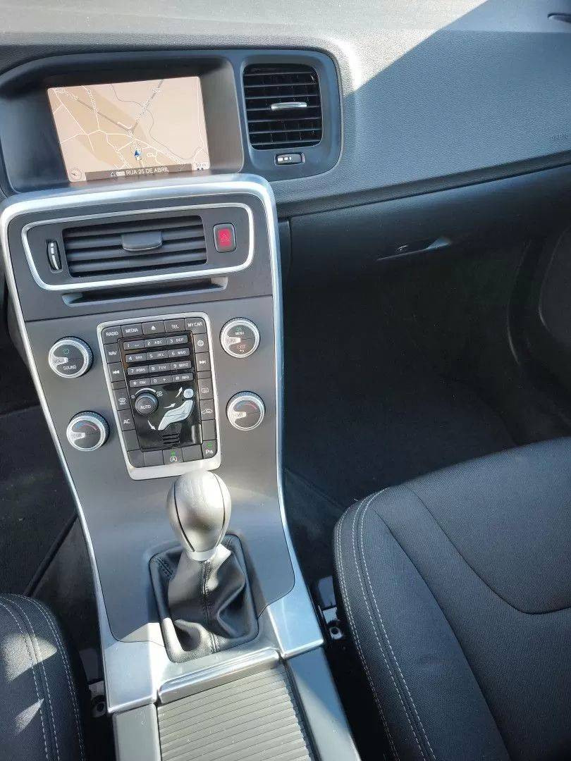 volvo-v60-2014-diesel-1560cc