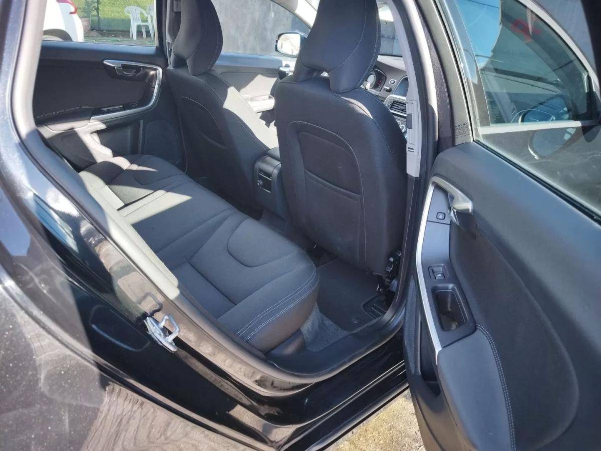volvo-v60-2014-diesel-1560cc