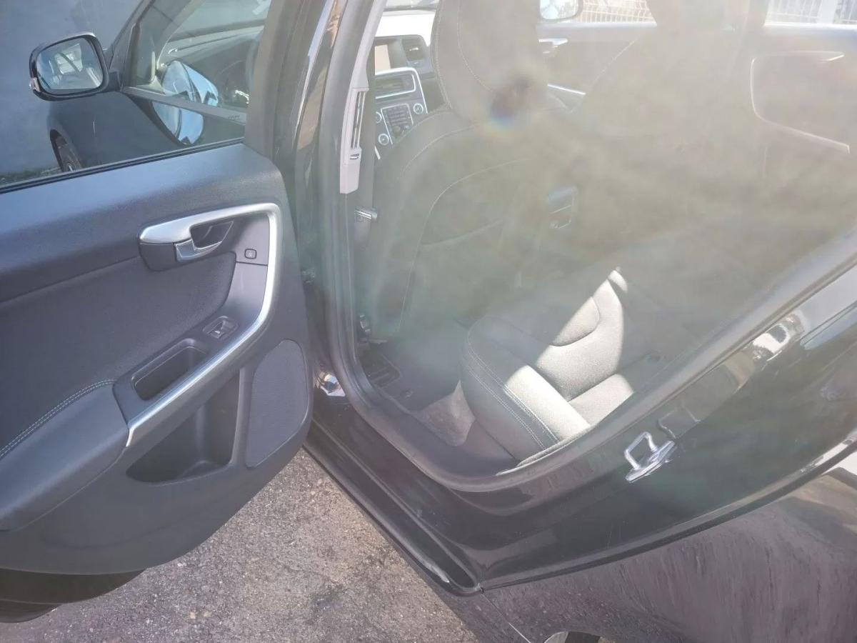 volvo-v60-2014-diesel-1560cc