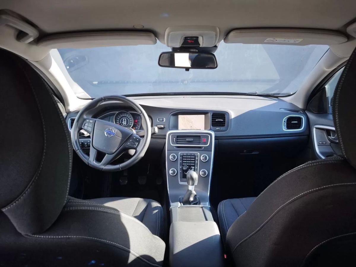 volvo-v60-2014-diesel-1560cc