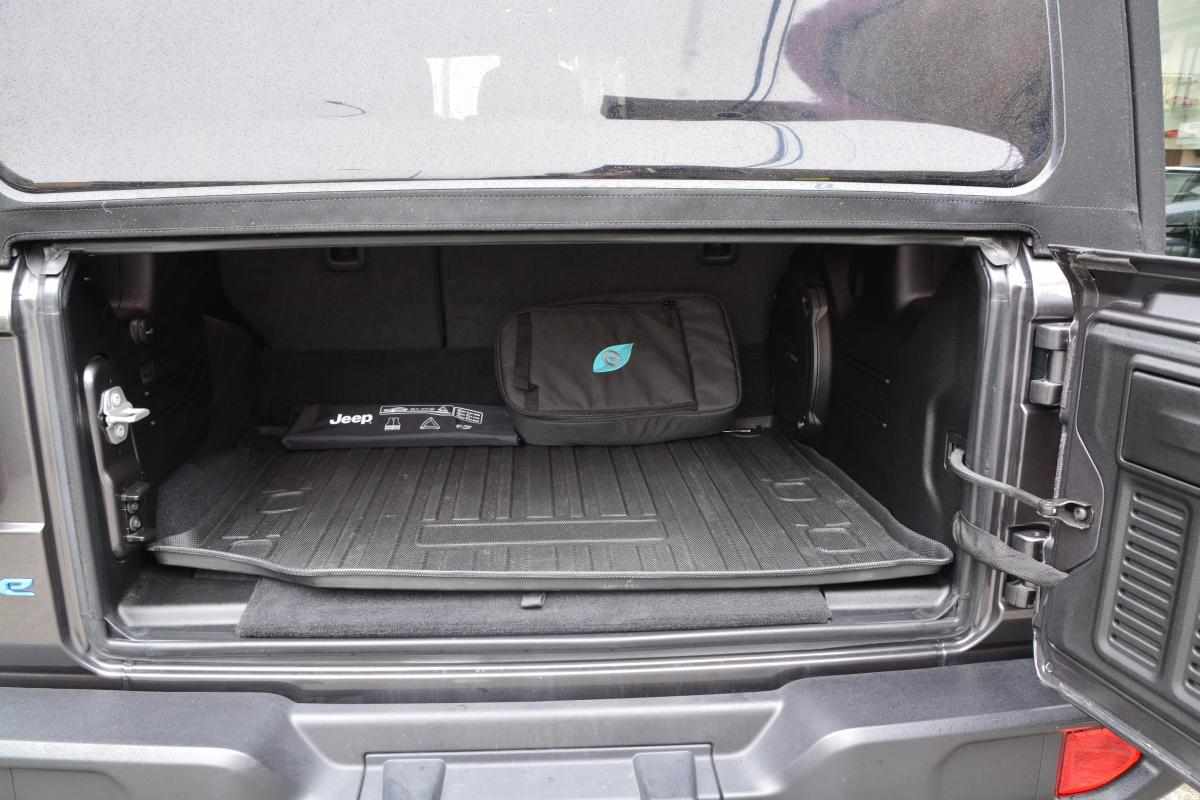 jeep-wrangler-2-0-4xe-2023-gasolina-1995cc