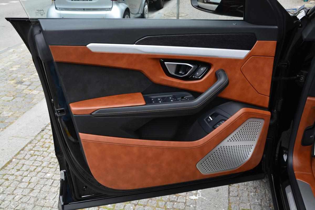 lamborghini-urus-4-0-v8-awd-2020-gasolina-3996cc
