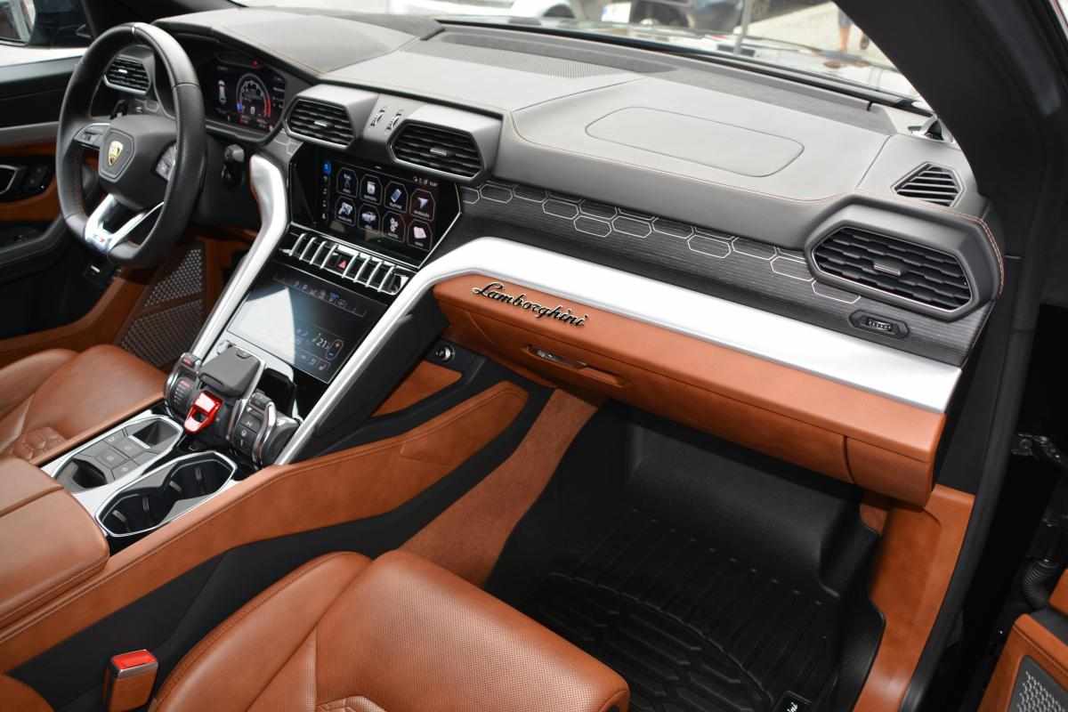 lamborghini-urus-4-0-v8-awd-2020-gasolina-3996cc