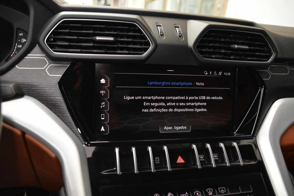 lamborghini-urus-4-0-v8-awd-2020-gasolina-3996cc