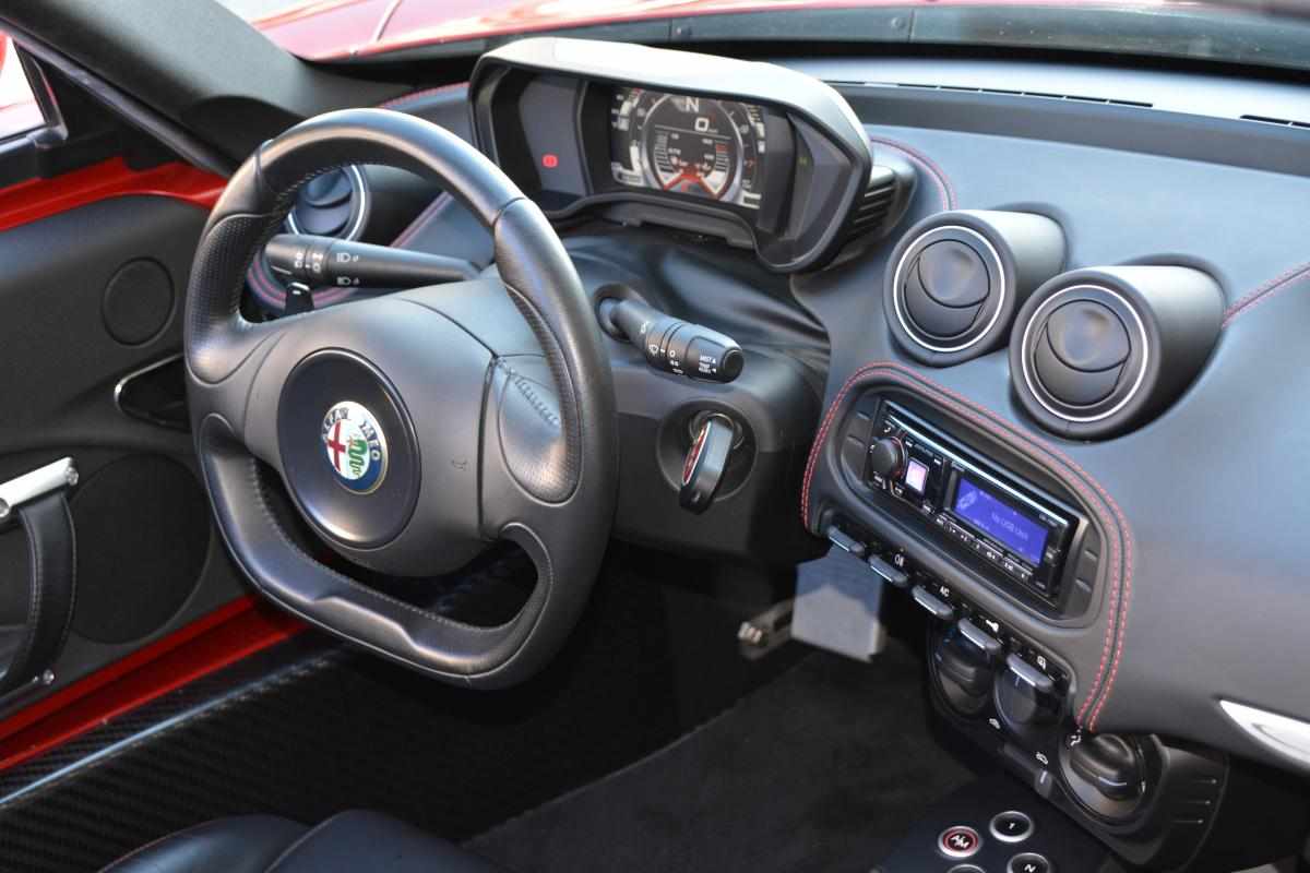 alfa-romeo-4c-1-75-tbi-2016-gasolina-1742cc