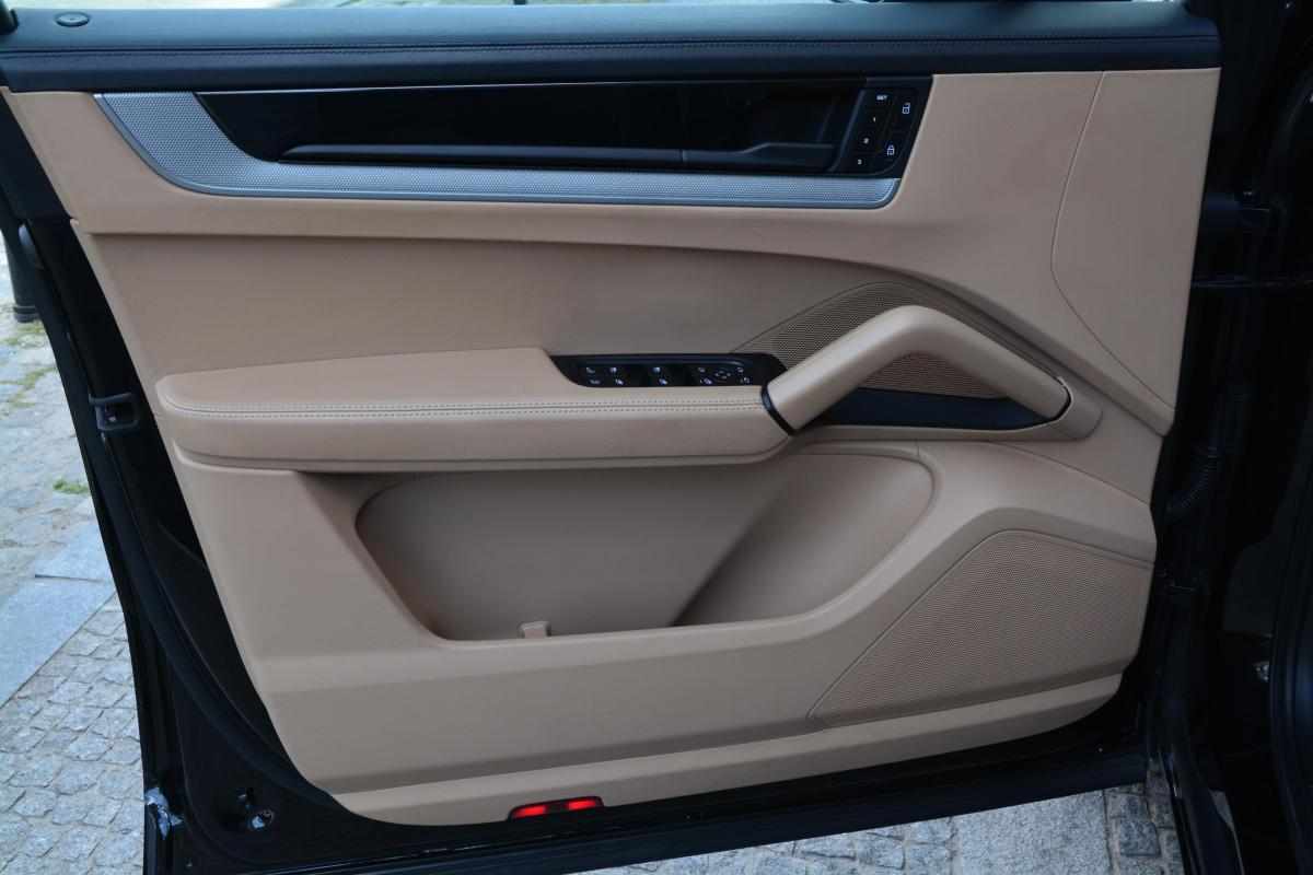porsche-cayenne-e-hybrid-2024-gasolina-2995cc