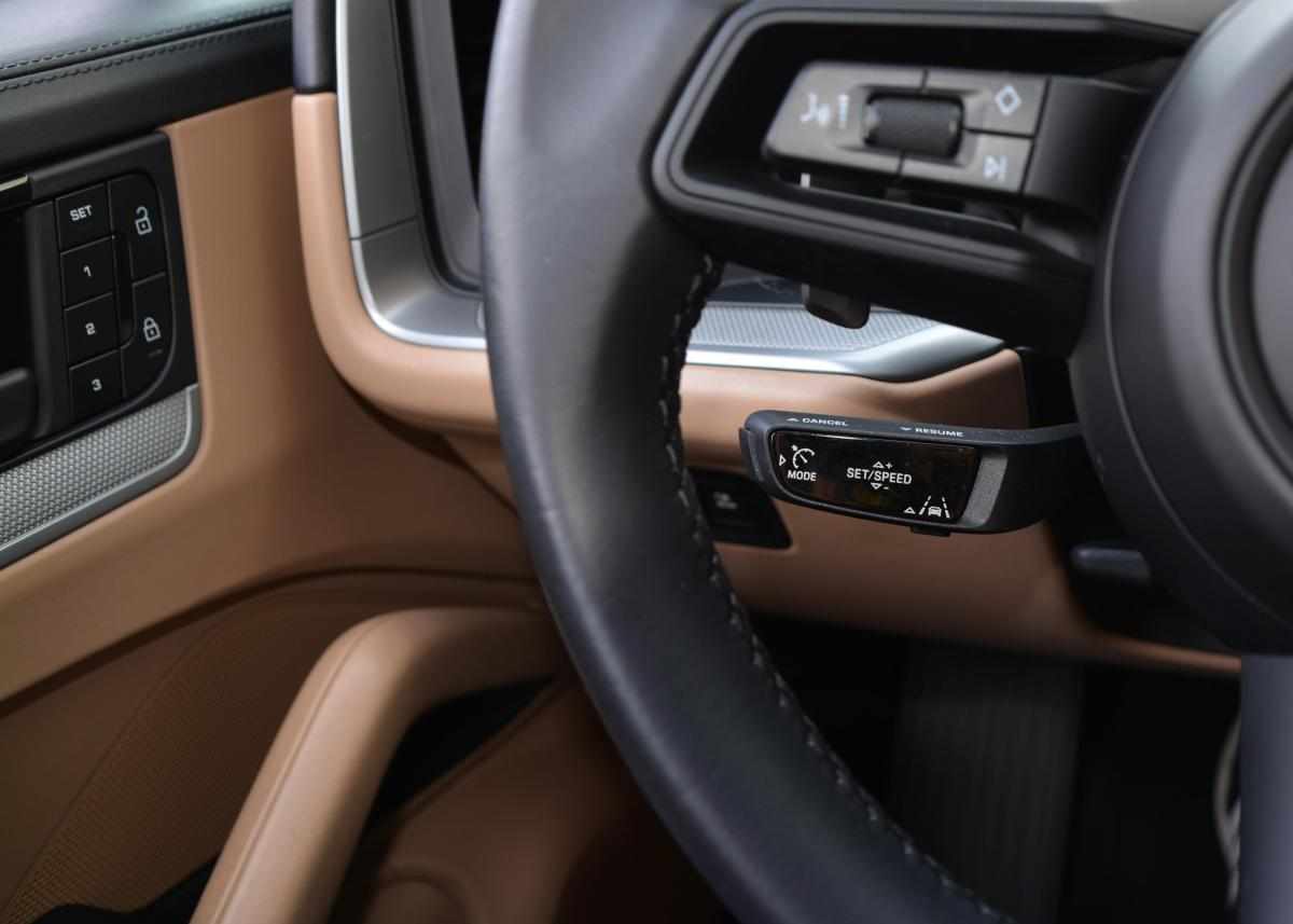 porsche-cayenne-e-hybrid-2024-gasolina-2995cc