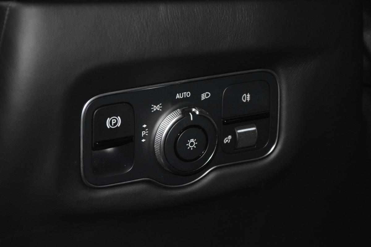 aston-martin-dbs-5-2-v12-2021-gasolina-5204cc