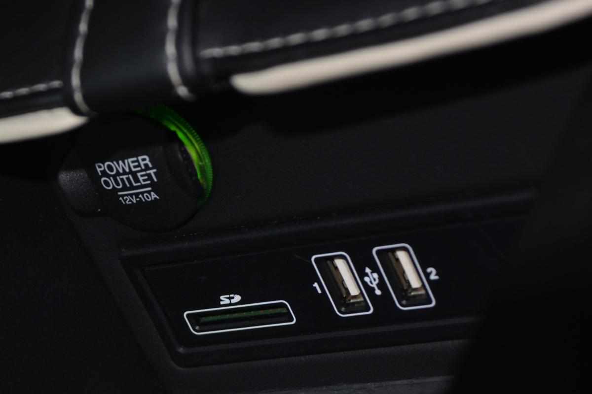 aston-martin-dbs-5-2-v12-2021-gasolina-5204cc