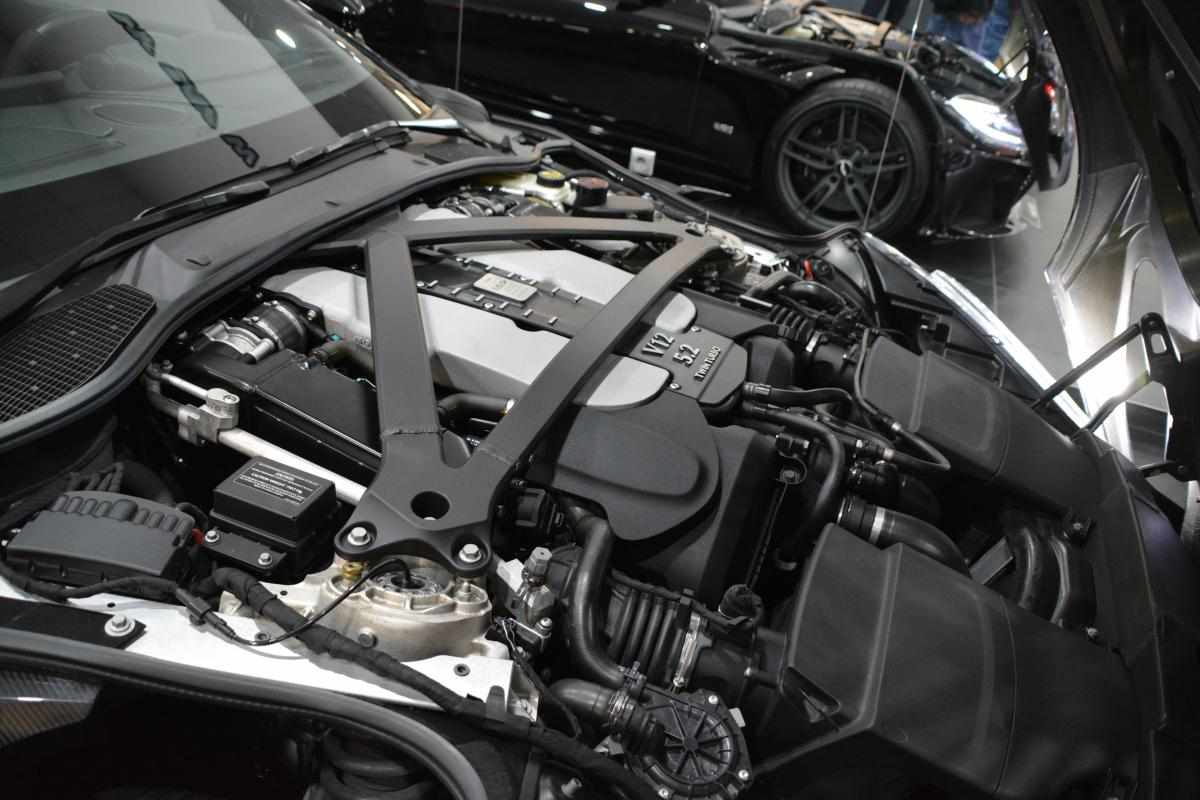 aston-martin-dbs-5-2-v12-2021-gasolina-5204cc