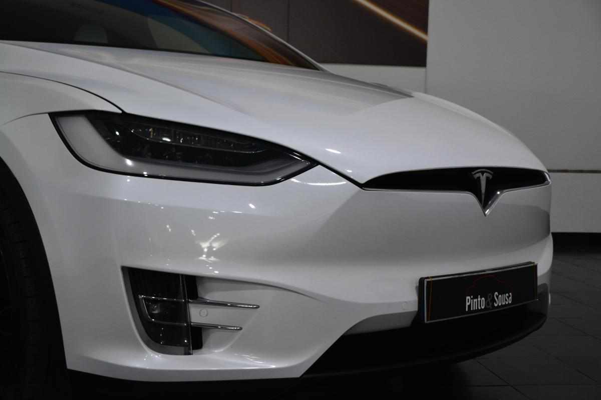 tesla-model-x-2020-eletrico