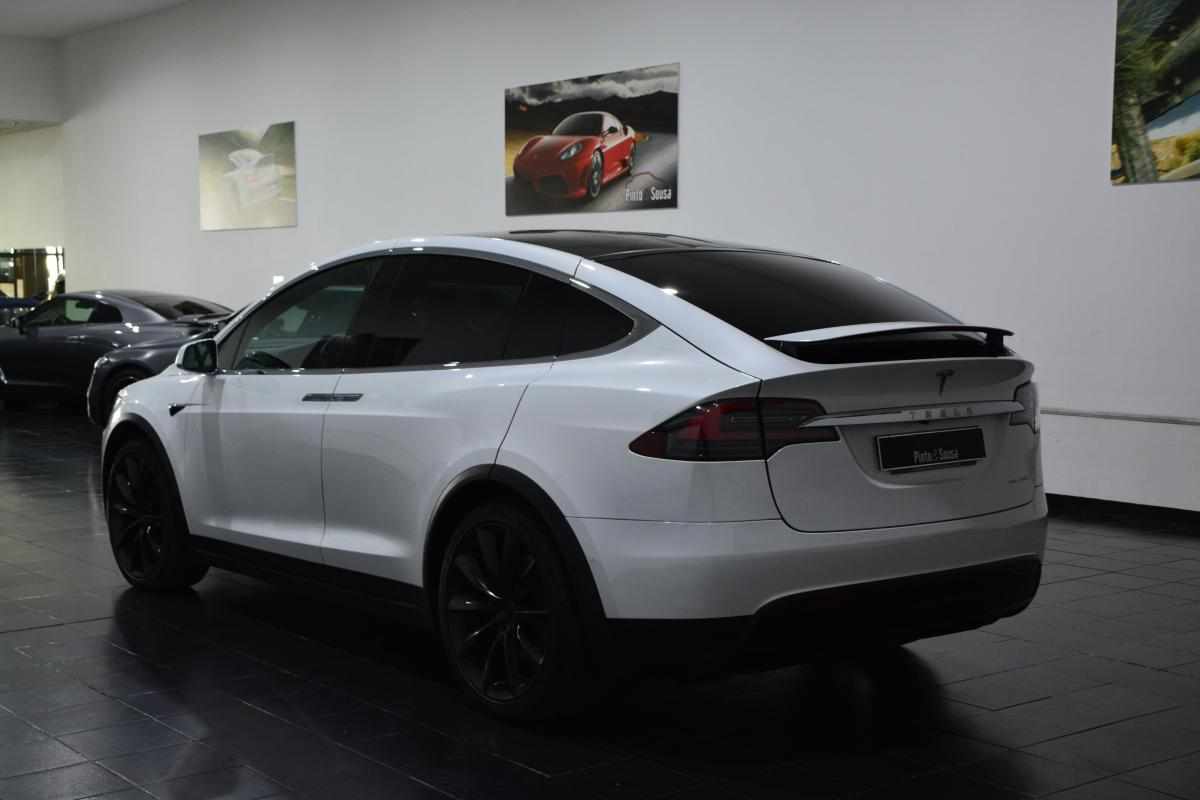 tesla-model-x-2020-eletrico