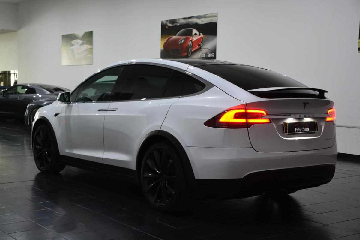 tesla-model-x-2020-eletrico