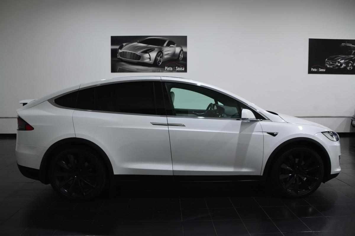 tesla-model-x-2020-eletrico