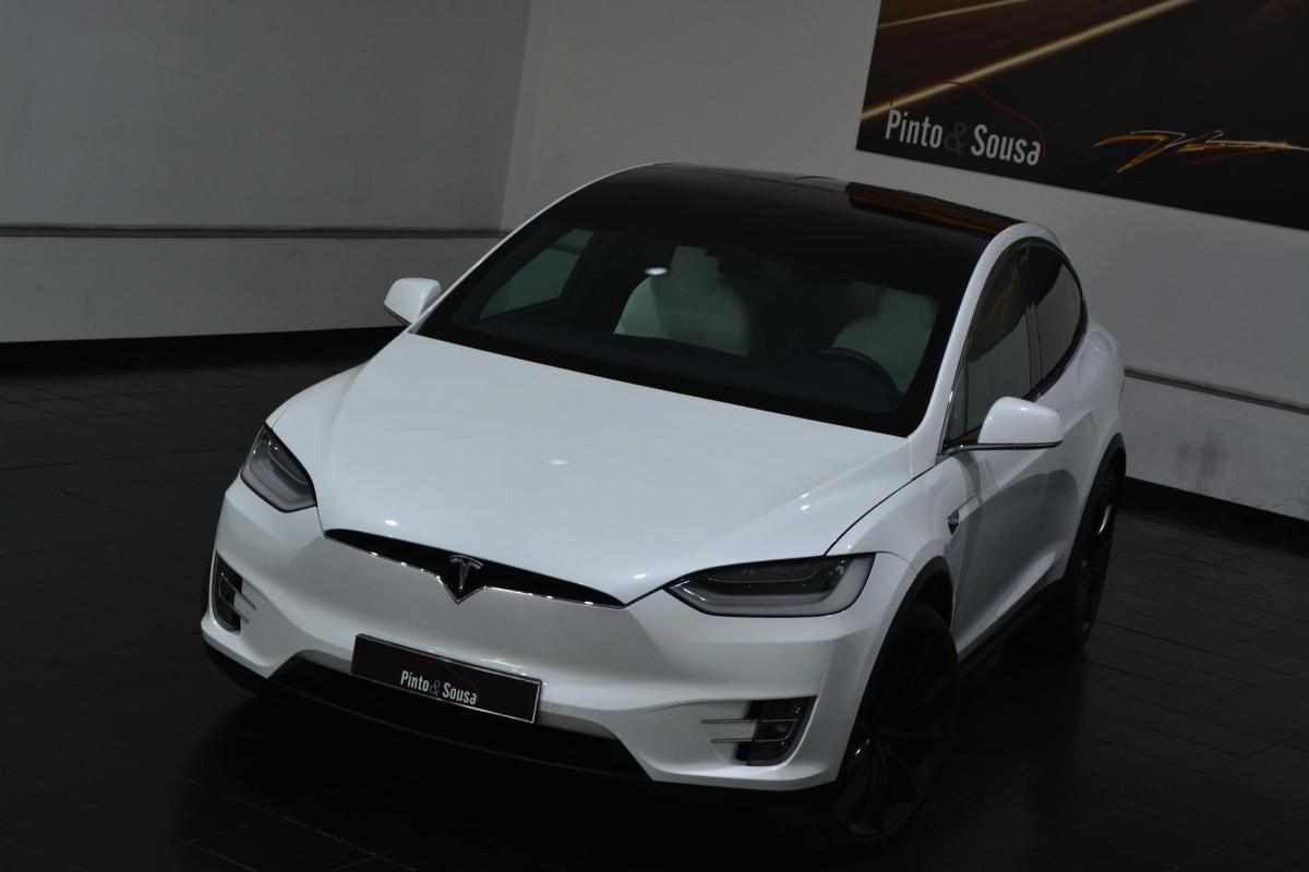 tesla-model-x-2020-eletrico