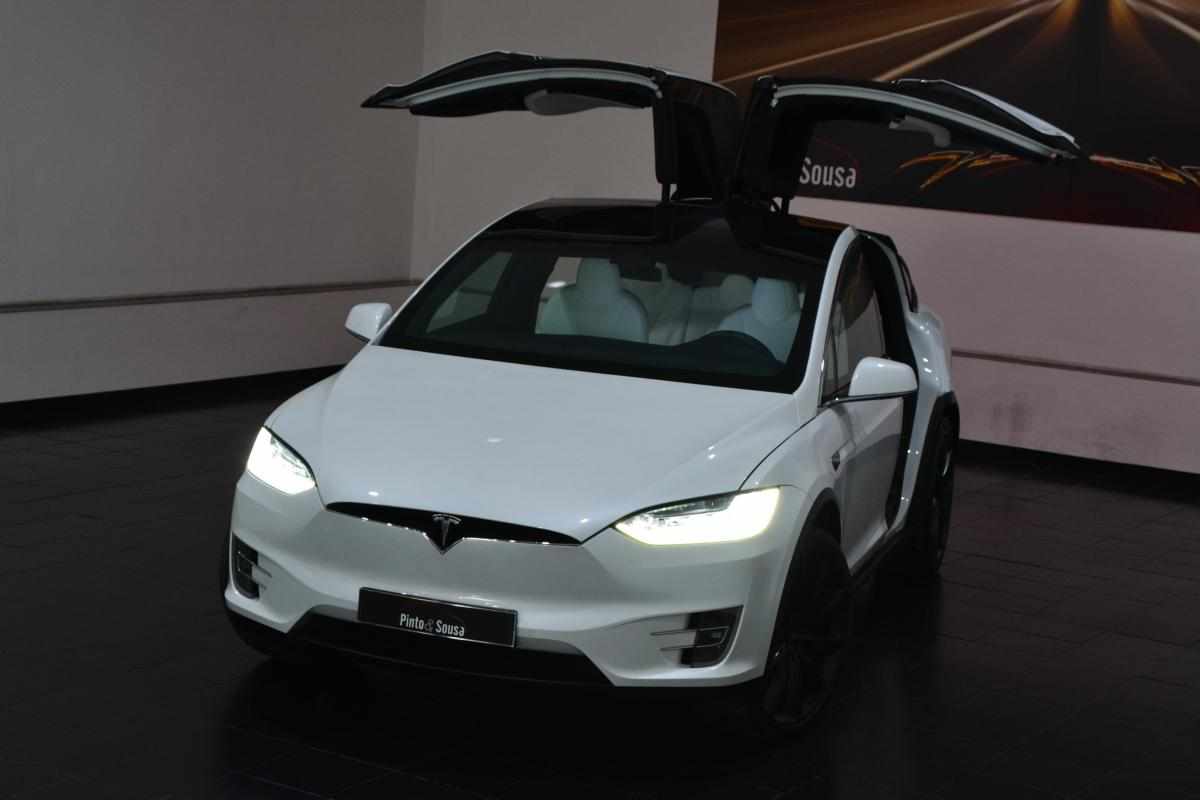tesla-model-x-2020-eletrico
