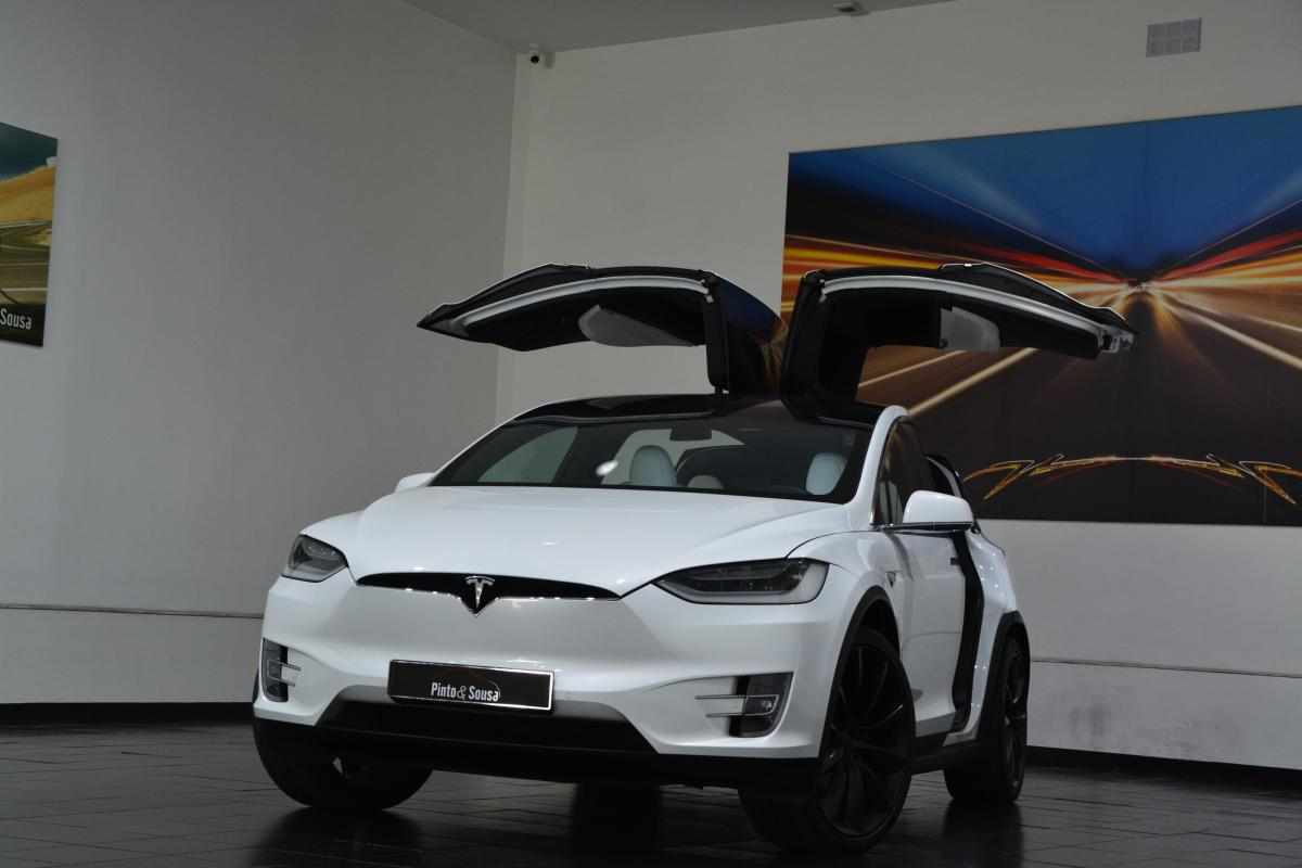 tesla-model-x-2020-eletrico