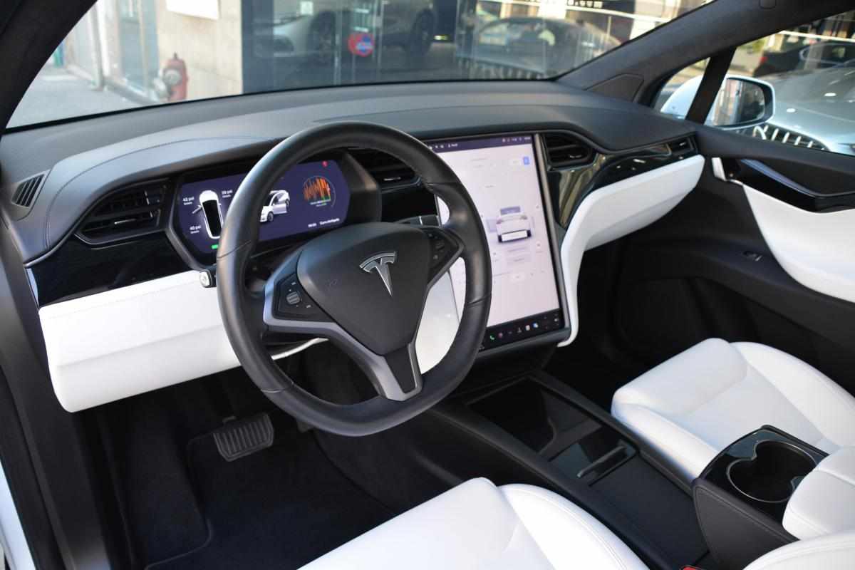 tesla-model-x-2020-eletrico