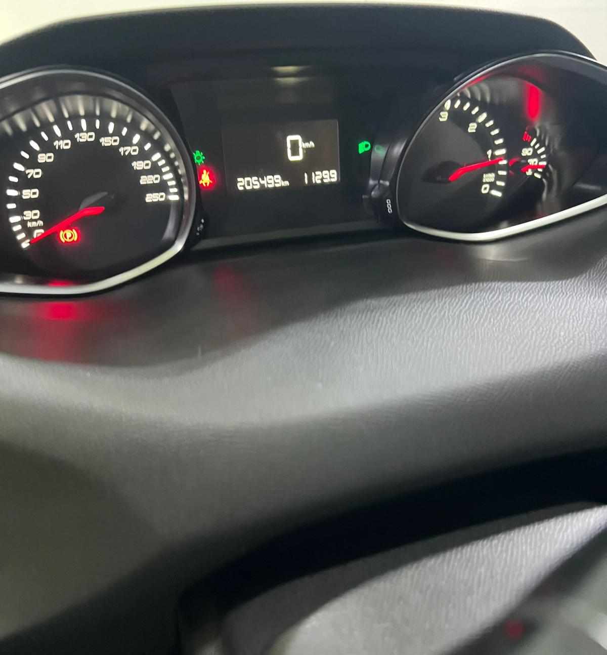 peugeot-308-1-6-bluehdi-fap-2015-diesel-1560cc