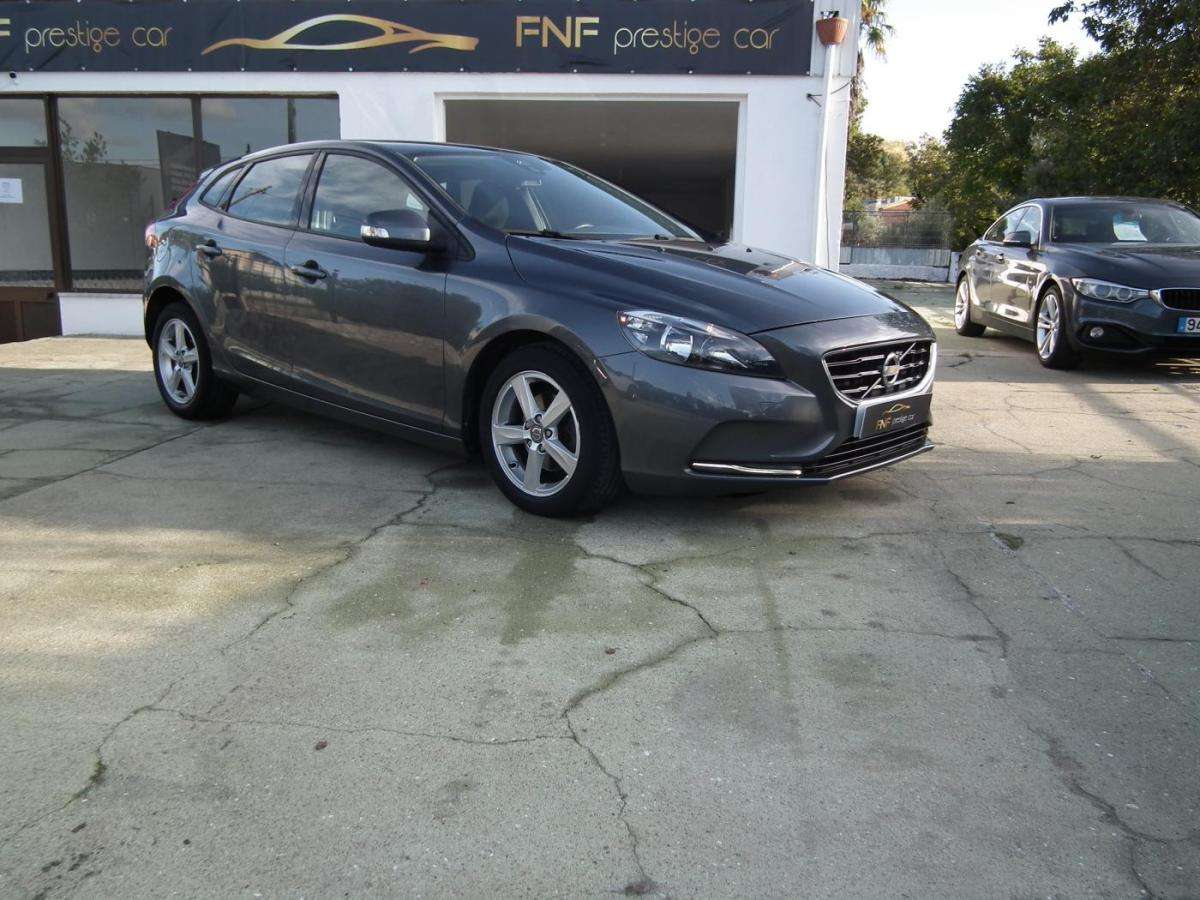 volvo-v40-2013-diesel-1560cc
