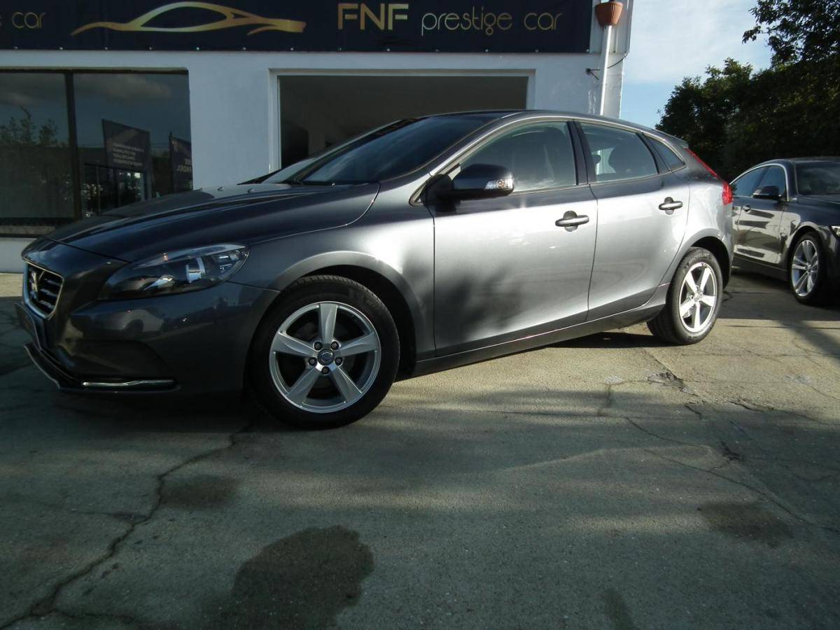 volvo-v40-2013-diesel-1560cc