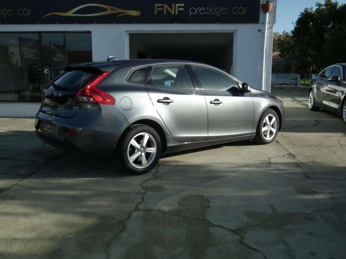 volvo-v40-2013-diesel-1560cc