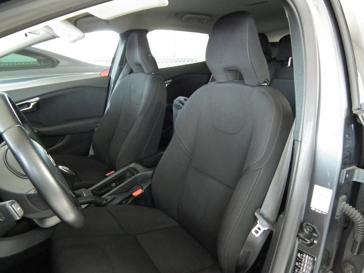 volvo-v40-2013-diesel-1560cc