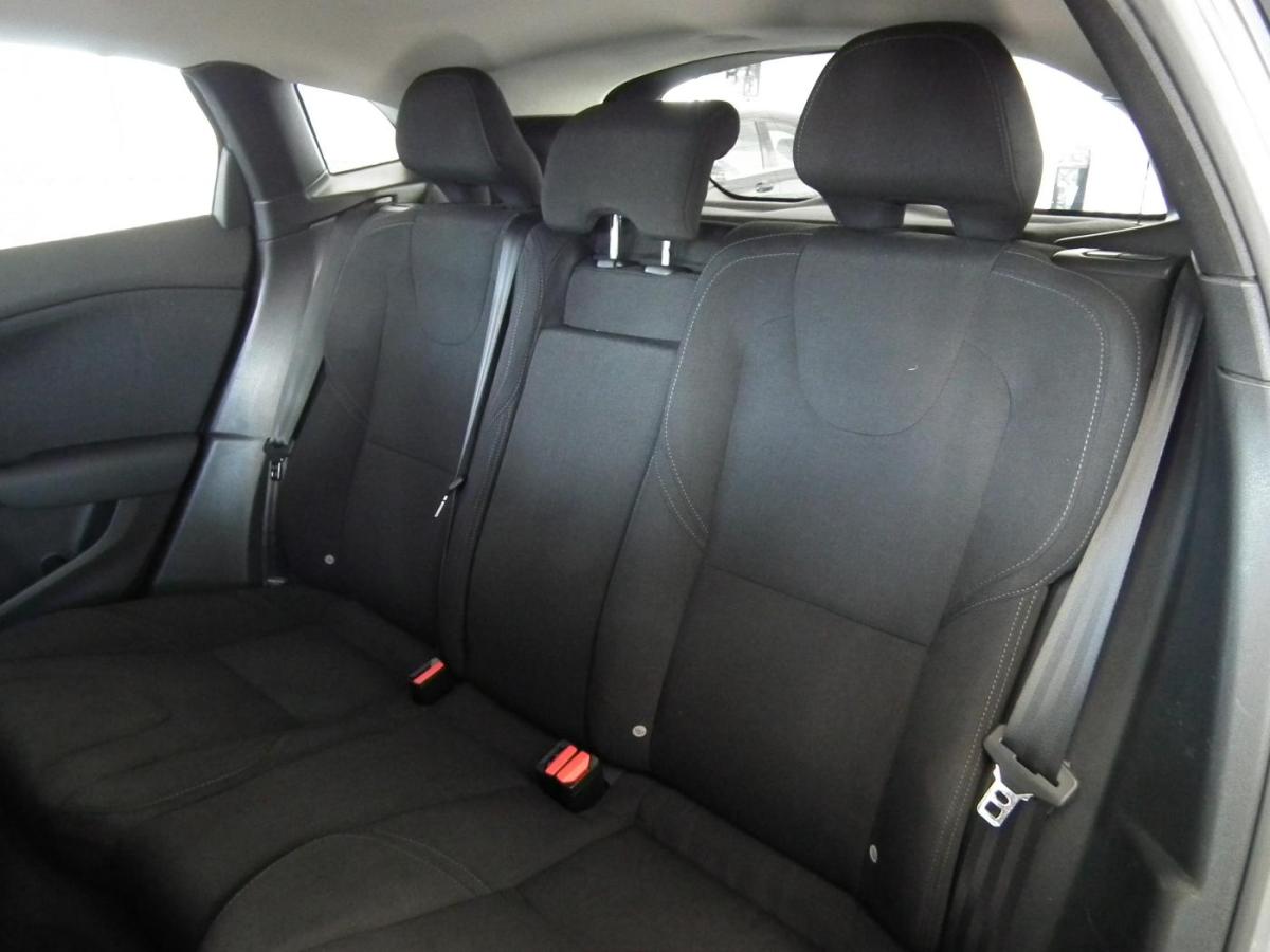 volvo-v40-2013-diesel-1560cc