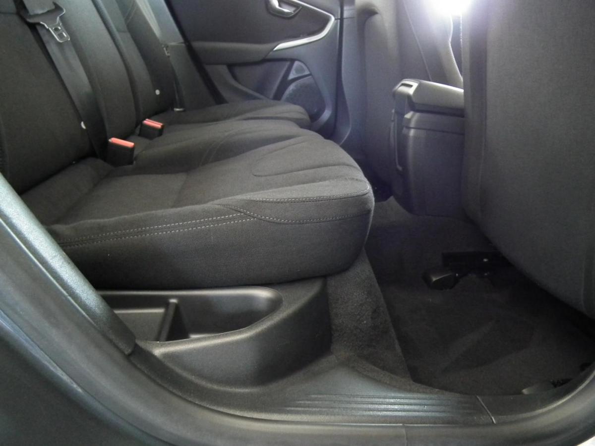 volvo-v40-2013-diesel-1560cc
