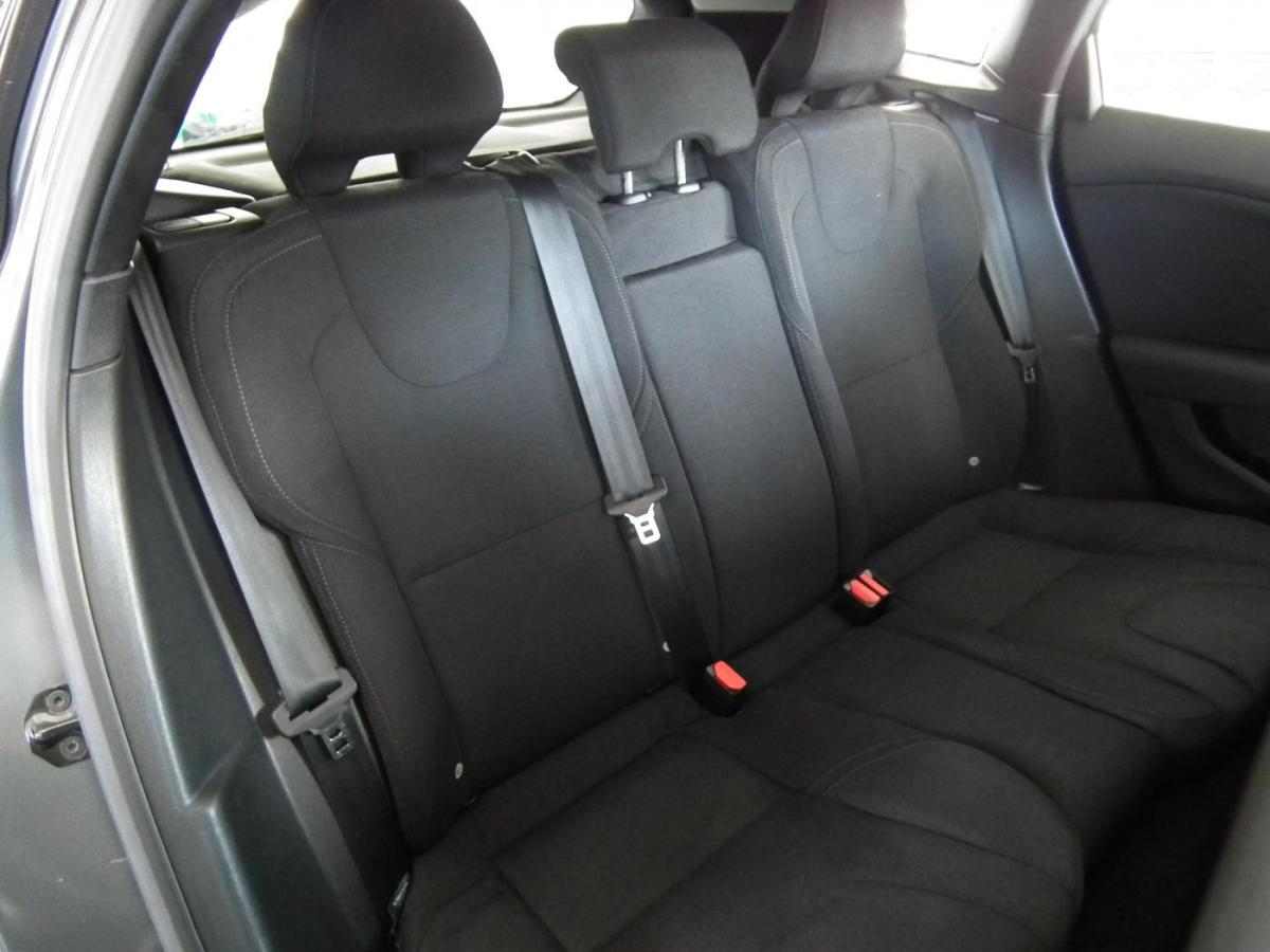 volvo-v40-2013-diesel-1560cc