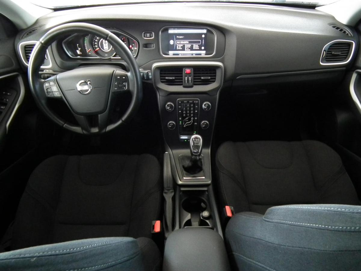 volvo-v40-2013-diesel-1560cc