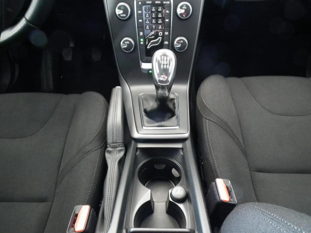 volvo-v40-2013-diesel-1560cc