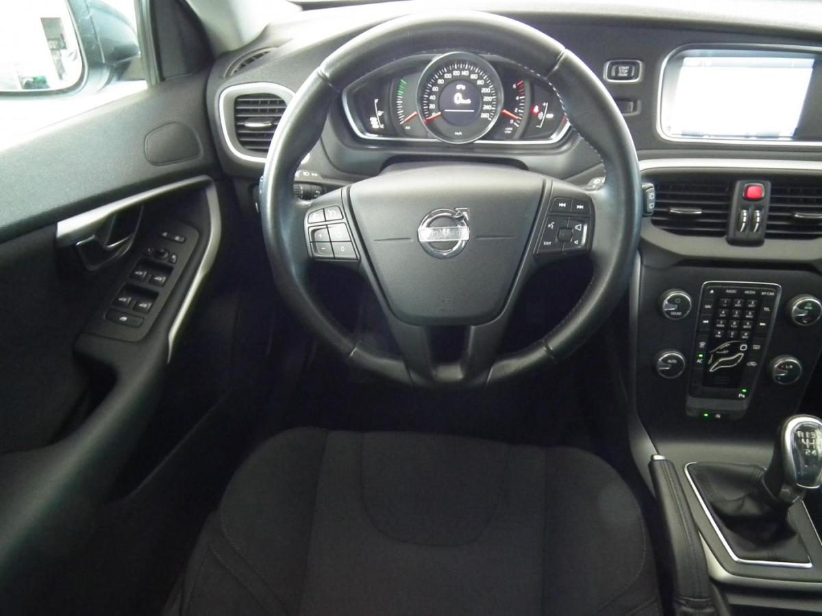 volvo-v40-2013-diesel-1560cc