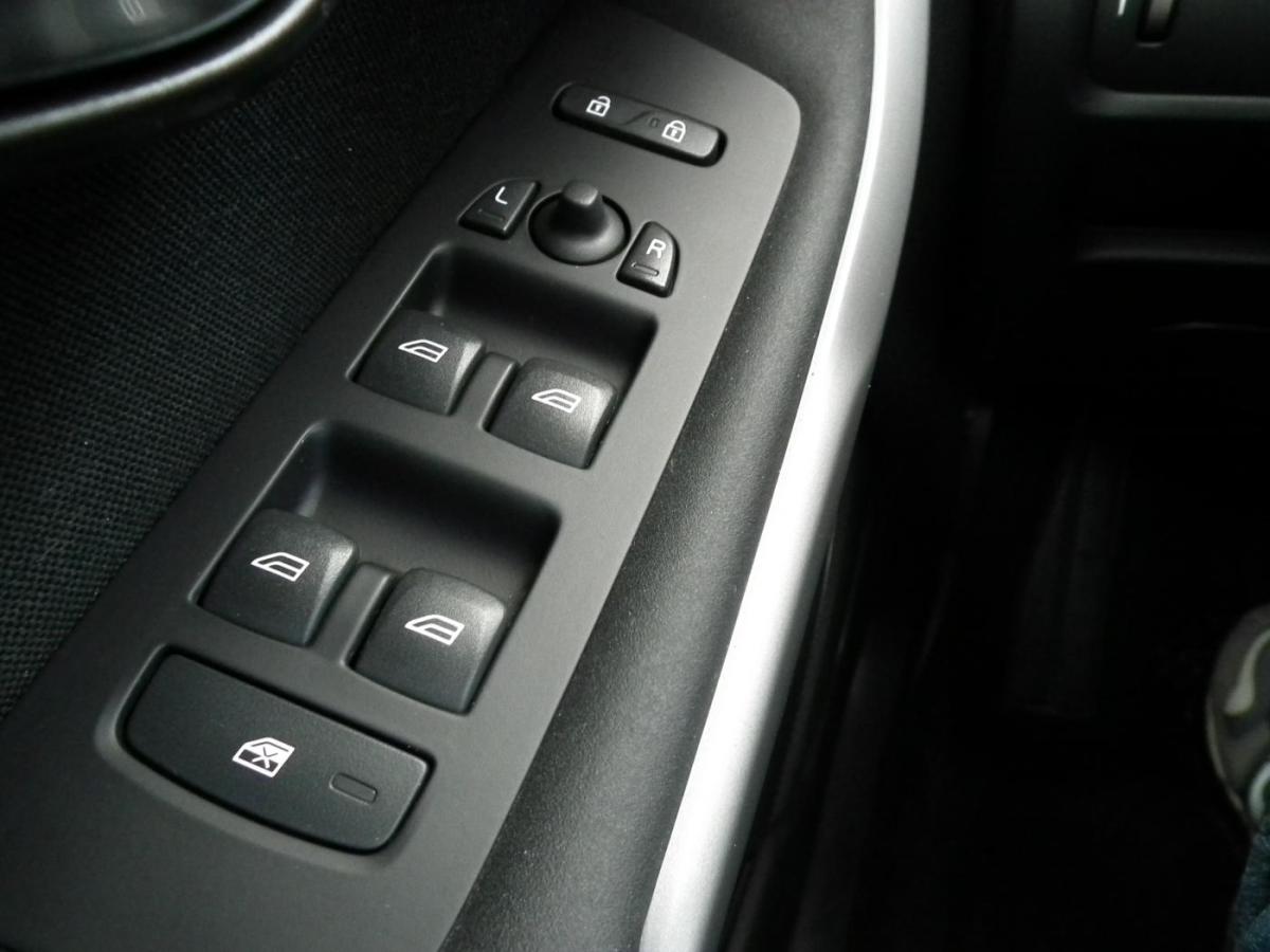 volvo-v40-2013-diesel-1560cc