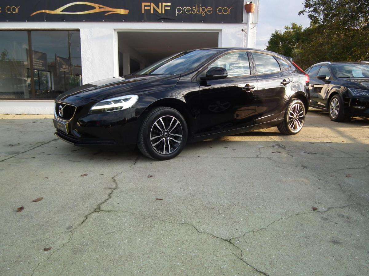 volvo-v40-2019-diesel-1969cc