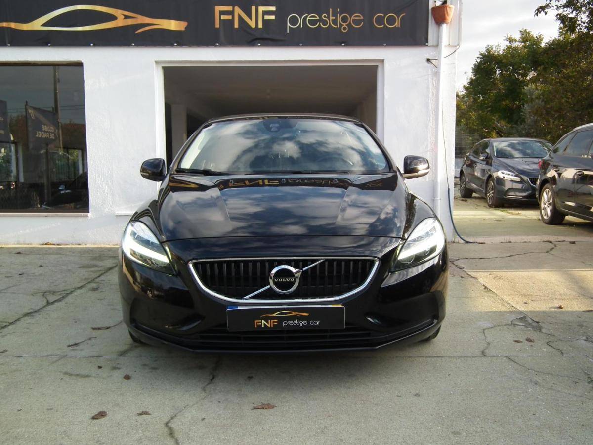 volvo-v40-2019-diesel-1969cc