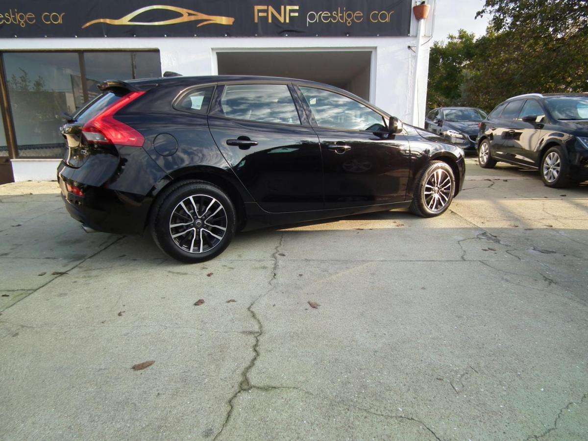 volvo-v40-2019-diesel-1969cc