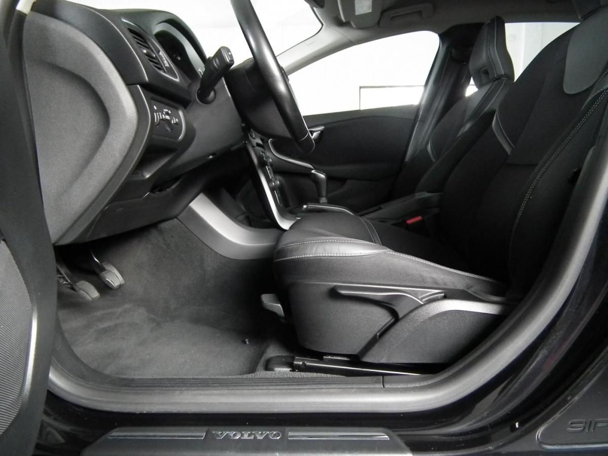 volvo-v40-2019-diesel-1969cc