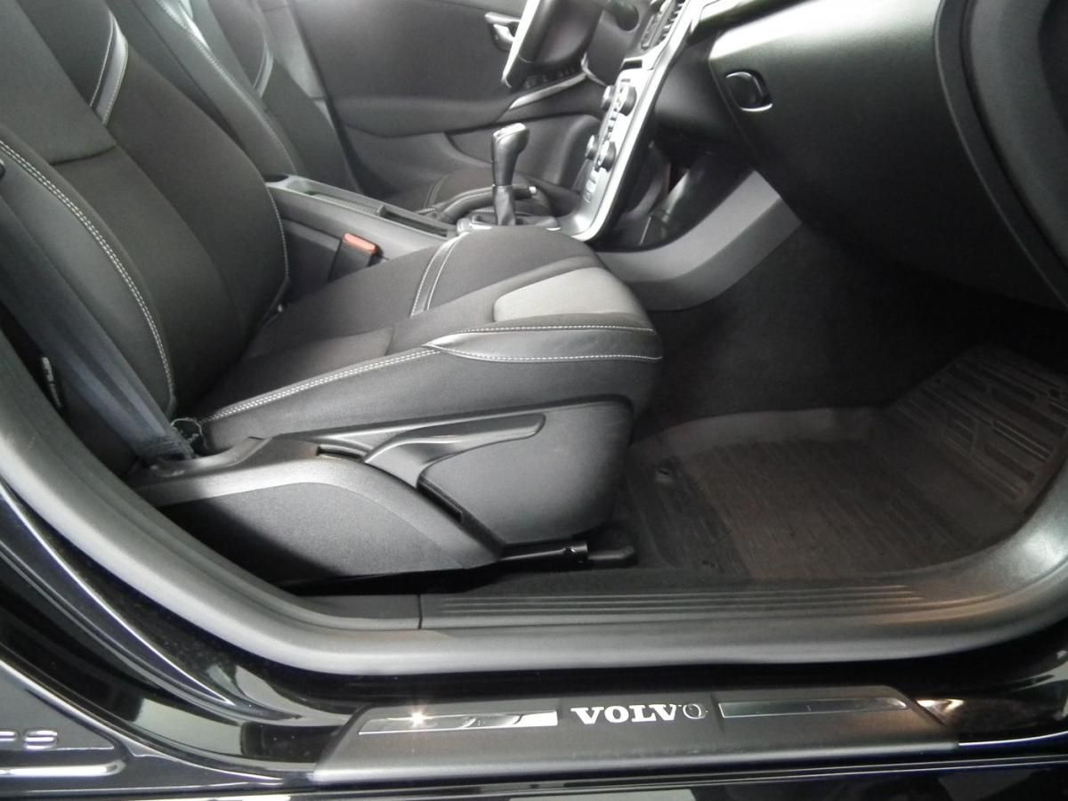 volvo-v40-2019-diesel-1969cc