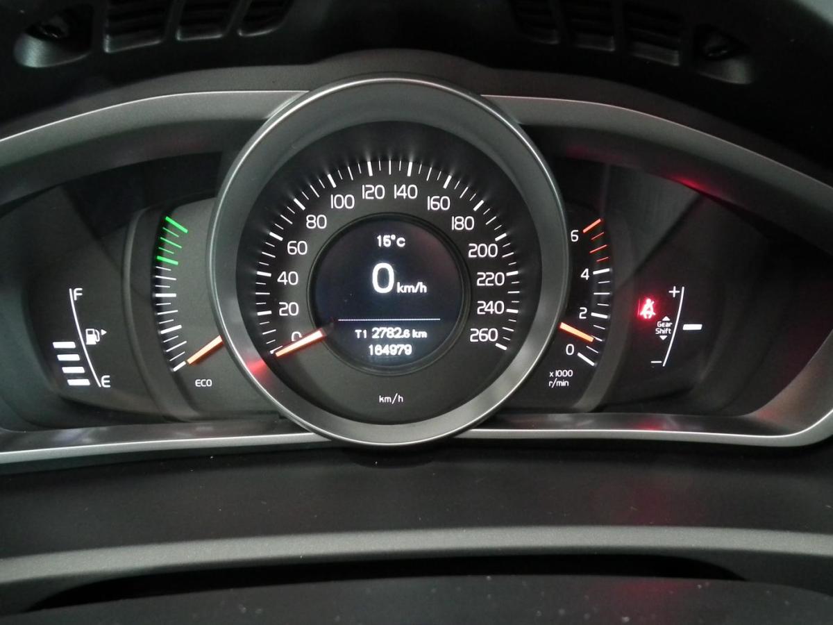 volvo-v40-2019-diesel-1969cc