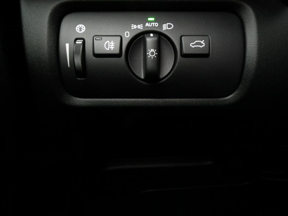 volvo-v40-2019-diesel-1969cc