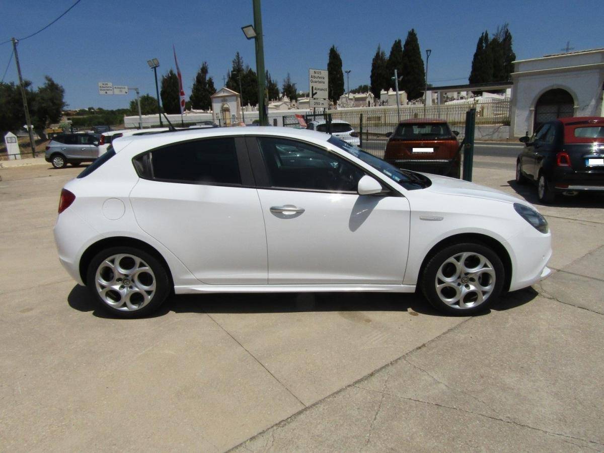 alfa-romeo-giulietta-2019-diesel-1598cc