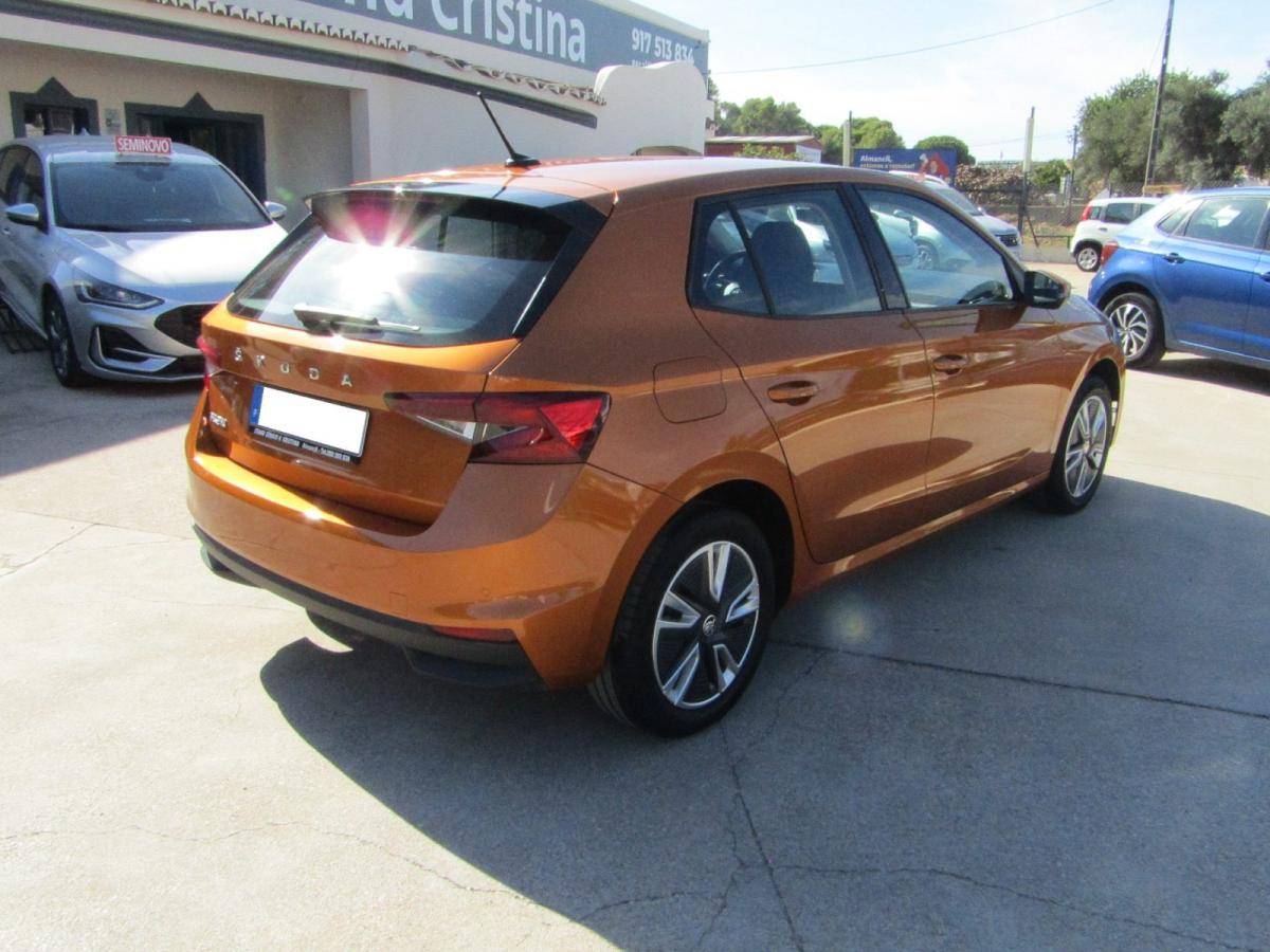 skoda-fabia-2023-gasolina-999cc
