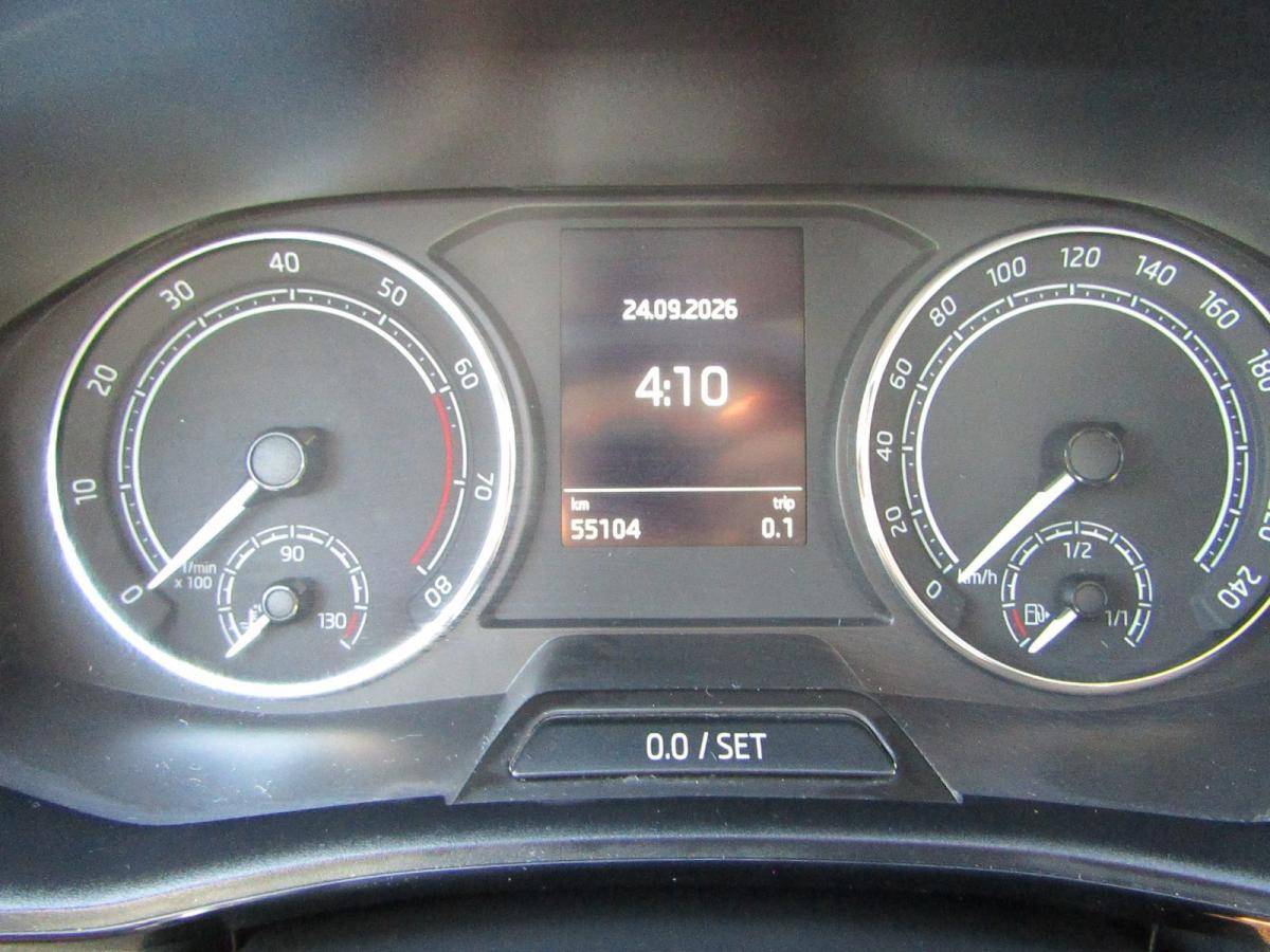 skoda-fabia-2023-gasolina-999cc