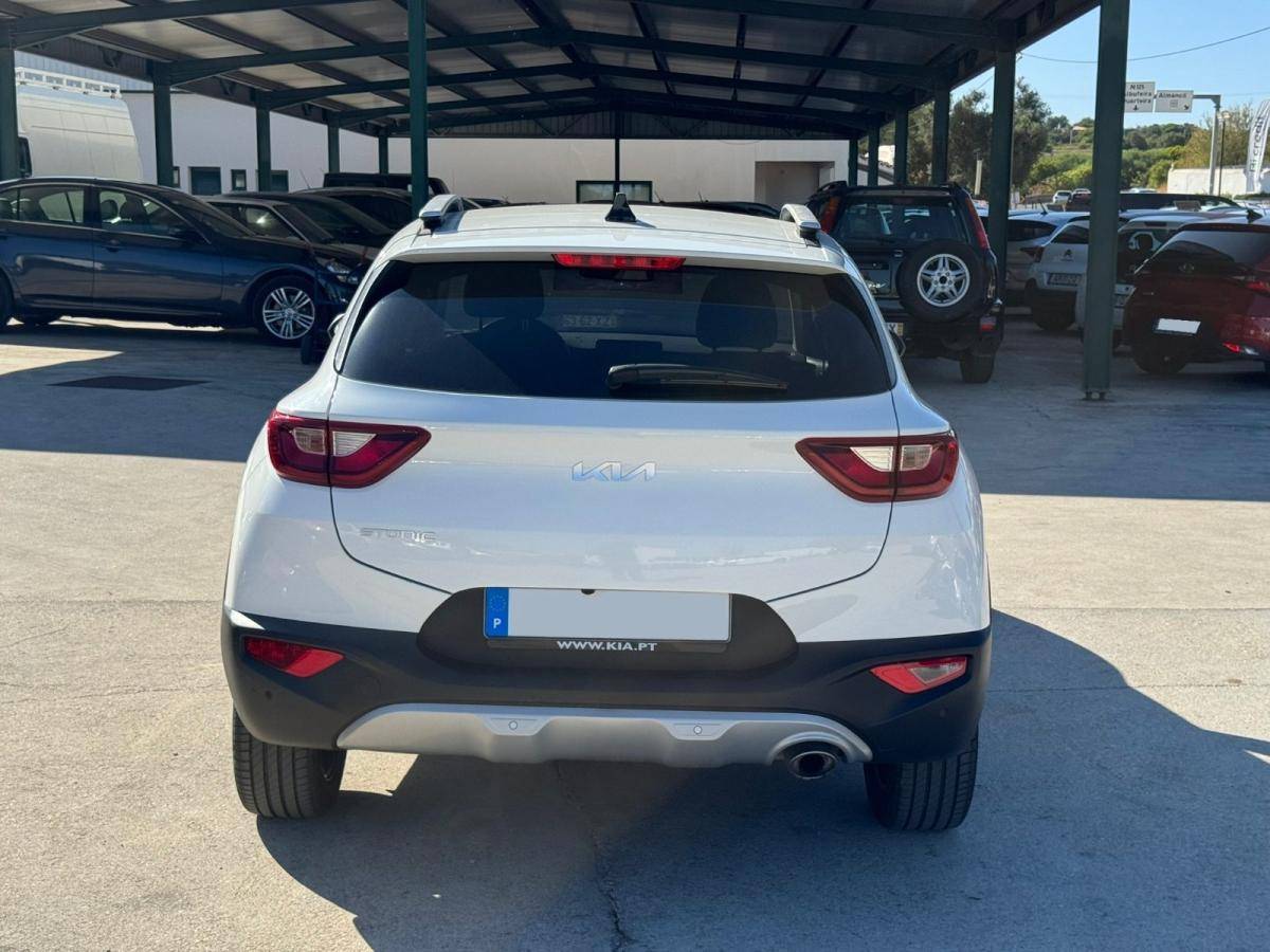 kia-stonic-2024-gasolina-1200cc