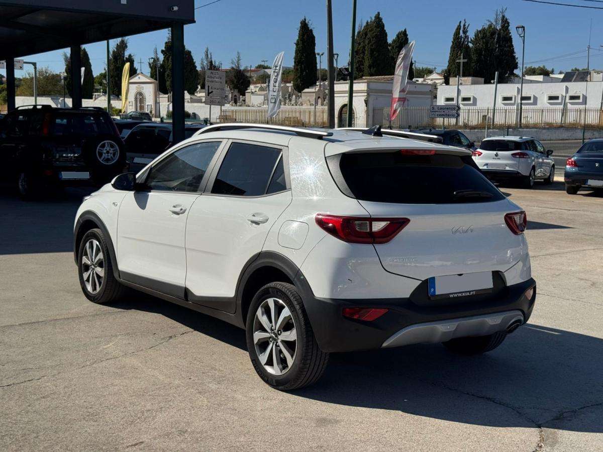 kia-stonic-2024-gasolina-1200cc