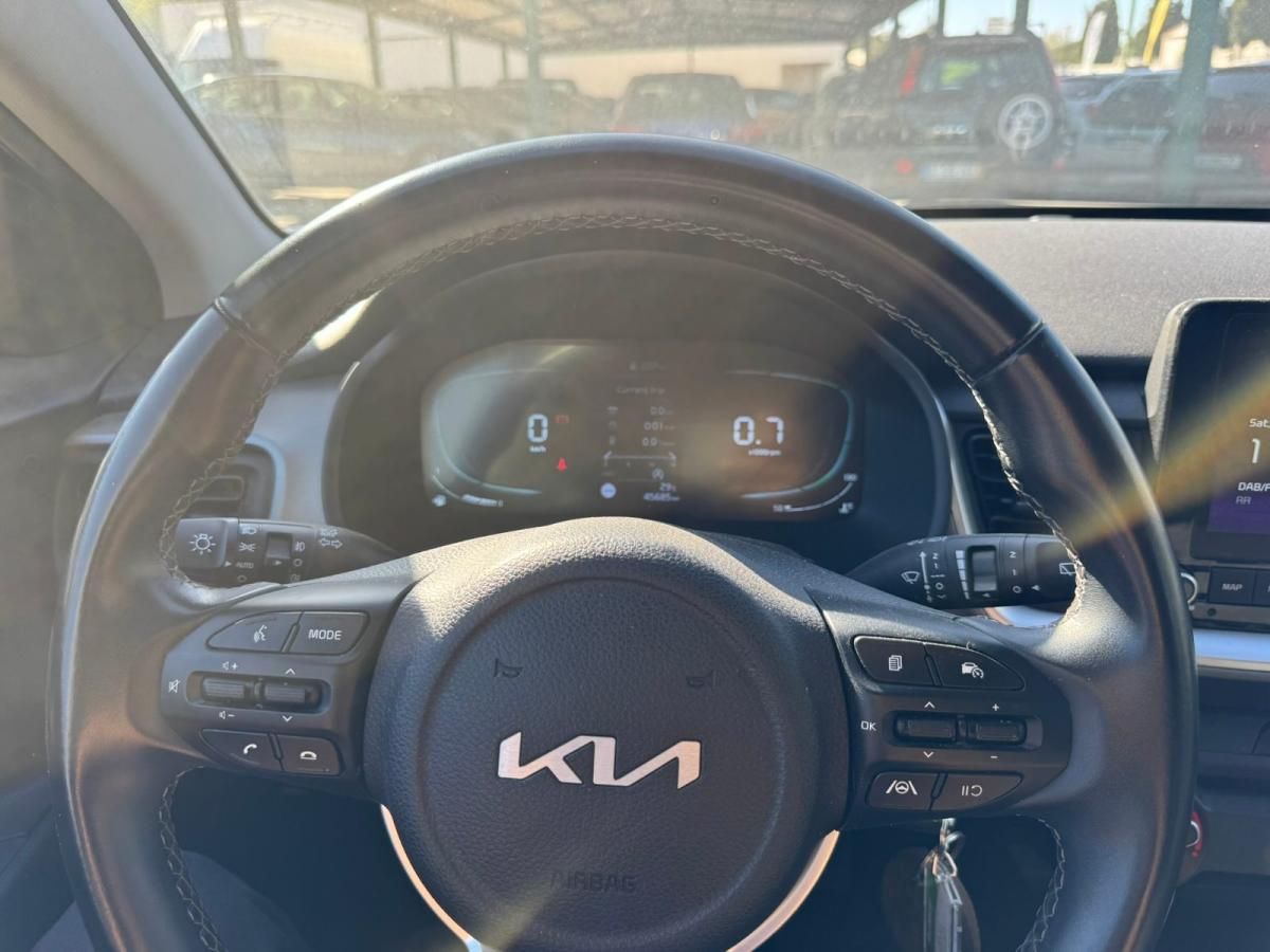 kia-stonic-2024-gasolina-1200cc